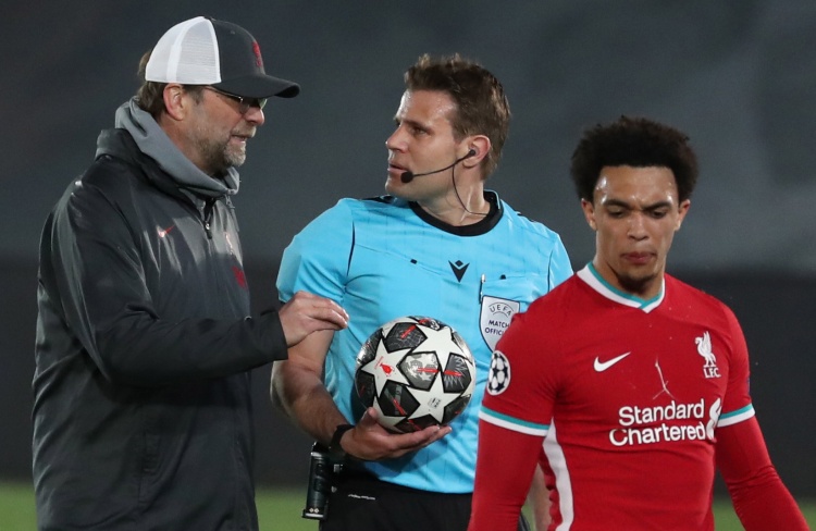 牌类里的风险与收益（牌类游戏的风险与回报）